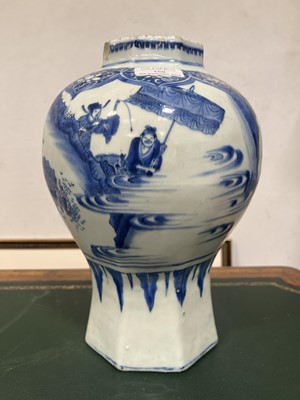 Lot 168 - A Chinese blue and white baluster-shape vase