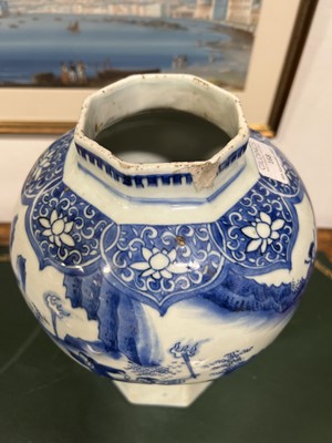 Lot 168 - A Chinese blue and white baluster-shape vase