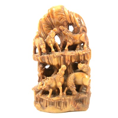 Lot 173 - A Chinese hardstone seal