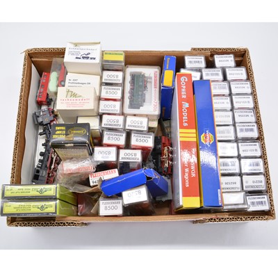 Lot 568 - N and HOn3 model railways, one tray including five locomotives, wagons, container freight etc