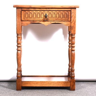 Lot 369 - Modern oak side table