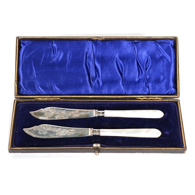 Lot 170 - Pair of Victorian silver bladed butter knives with mother of pearl handles