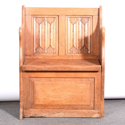 Lot 400 - Small oak settle, linen-fold panel back