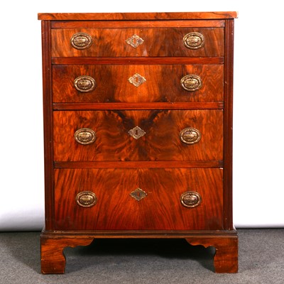 Lot 415 - Mahogany chest of drawers, small proportions