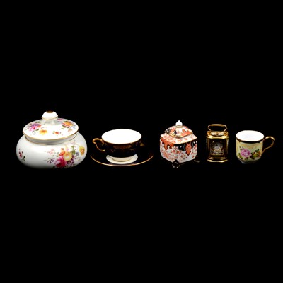 Lot 46 - Collection of decorative china and figurines