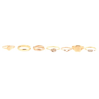 Lot 130 - Seven gold rings.