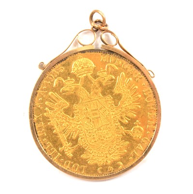 Lot 150 - An Austro-Hungarian 4 Ducats Gold Coin, 1915 in a 9 carat gold scroll top mount, total weight 16.4g.
