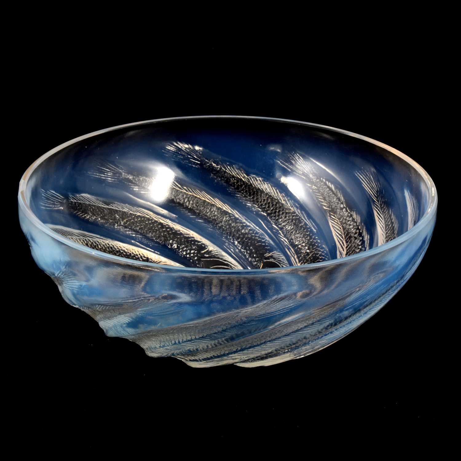 Lot 37 - Rene Lalique, a 'Poisson' opalescent glass bowl