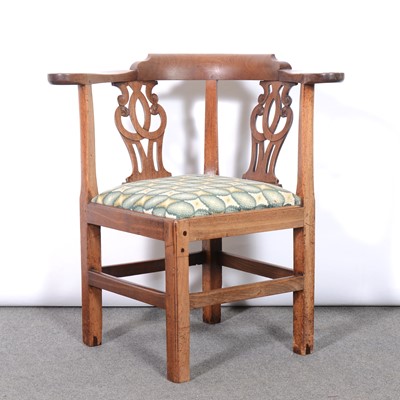 Lot 384 - George III mahogany corner chair