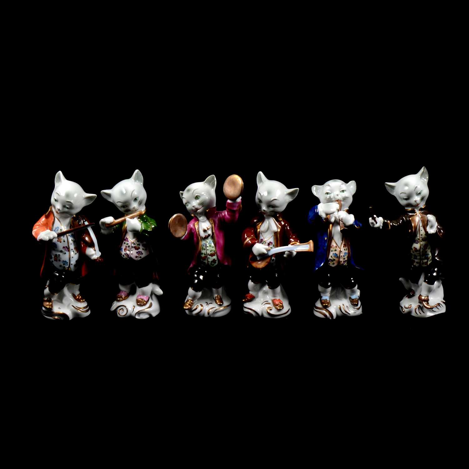 Lot 17 - Six-piece Sitzendorf cat band