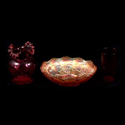 Lot 24 - Small collection of carnival glass bowls, together with cranberry glassware.