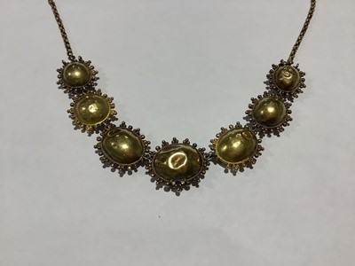 Lot 224 - A foil back amethyst necklace.