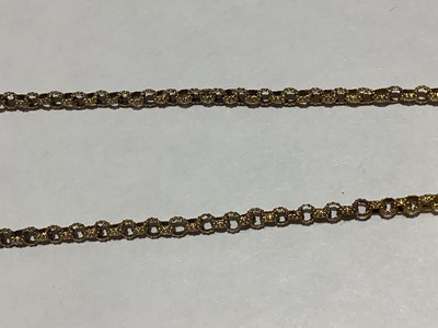 Lot 224 - A foil back amethyst necklace.