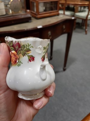Lot 99 - A large Royal Albert 'Old Country Roses' tea and dinner service