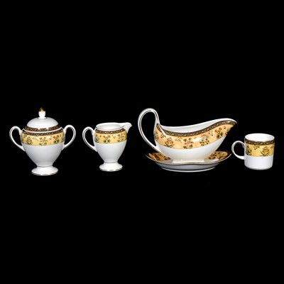 Lot 91 - Wedgwood, a large dinner and coffee service, 'India' pattern