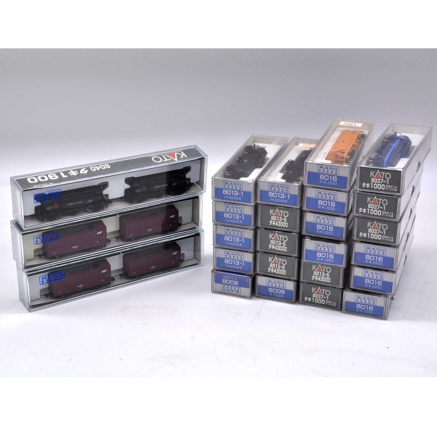 Lot 466 Twentyfive Kato N gauge model railway