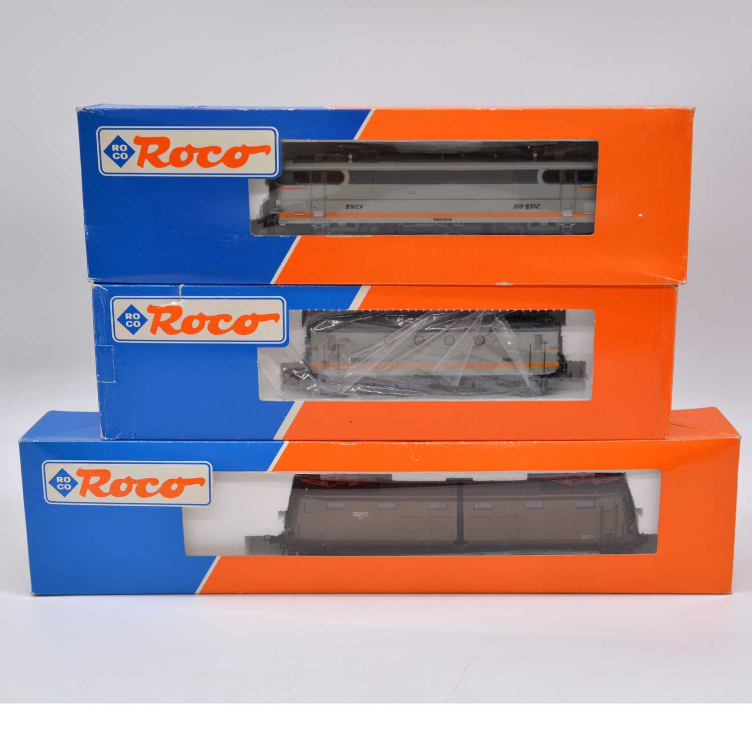 Lot 413 - Three Roco HO gauge model railway