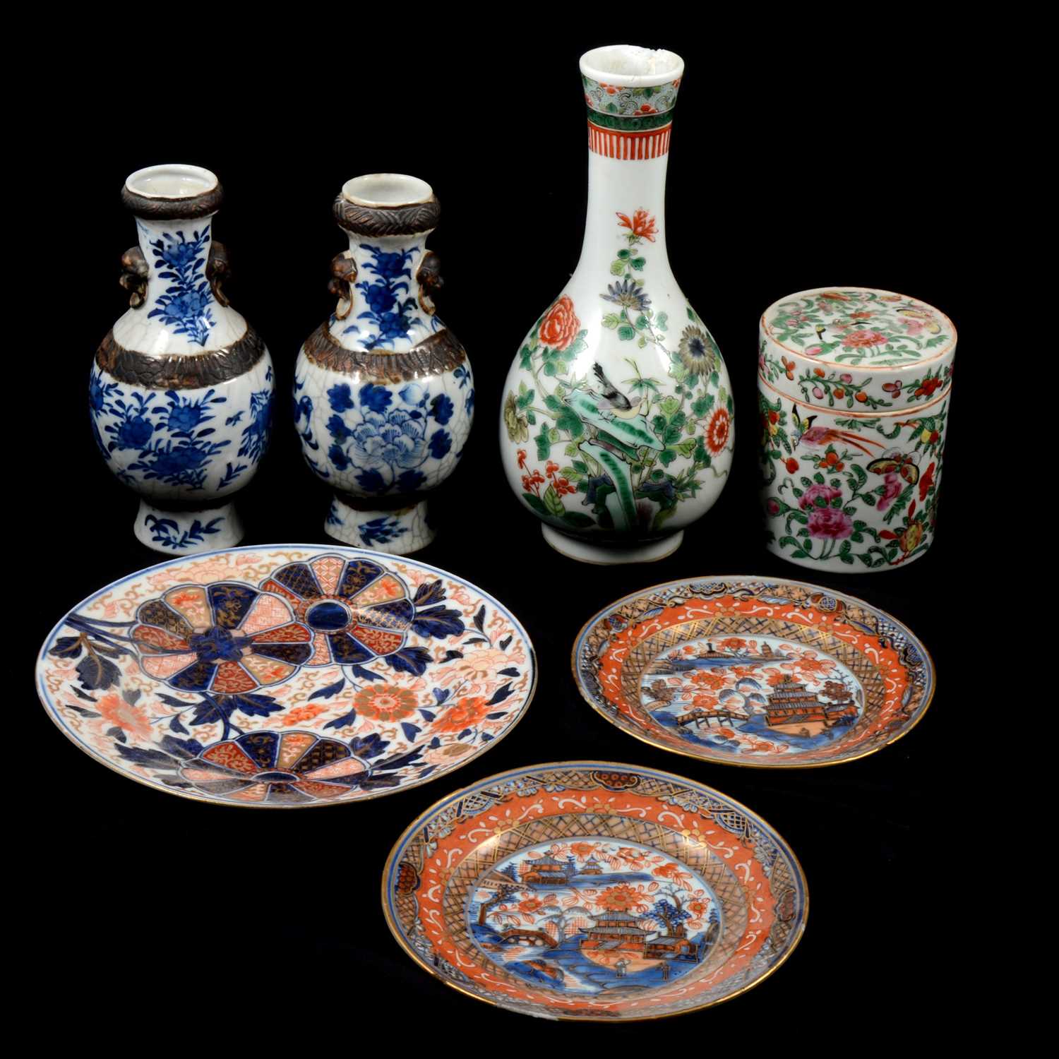 Lot 55 - Box of miscellaneous Chinese porcelain and ceramics