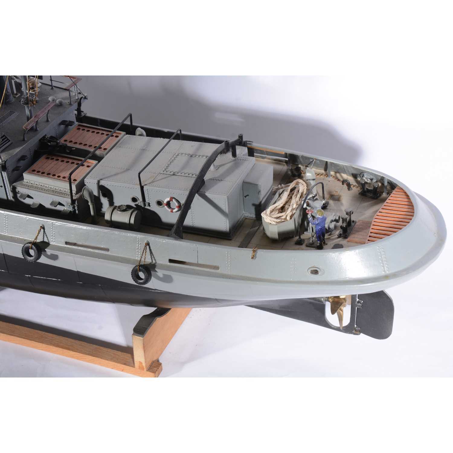 Lot 1262 Mount fleet models 'Empire Ivy / Flying