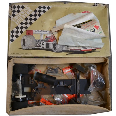 Lot 1284 - SG Racing Car, Italy, RC radio control racing model F1 car set, 1:8 scale, boxed