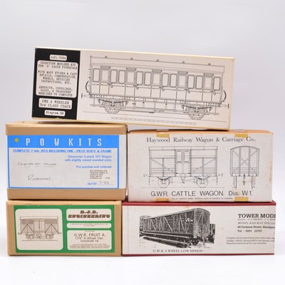 Lot 184 - Five O gauge model railway kit-built freight cars