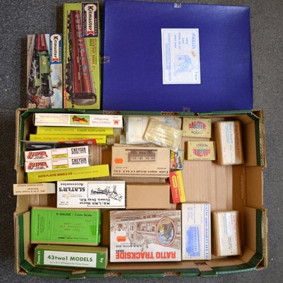 Lot 205 - A box of Rosebud Kitmaster, Slater's and others O gauge and OO gauge model railway kits