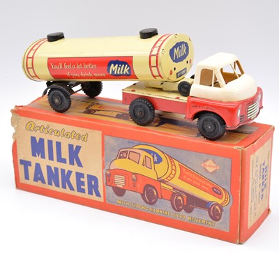 Lot 1024 - Welsotoys tin-plate model ref 9/611 articulated milk tanker, boxed