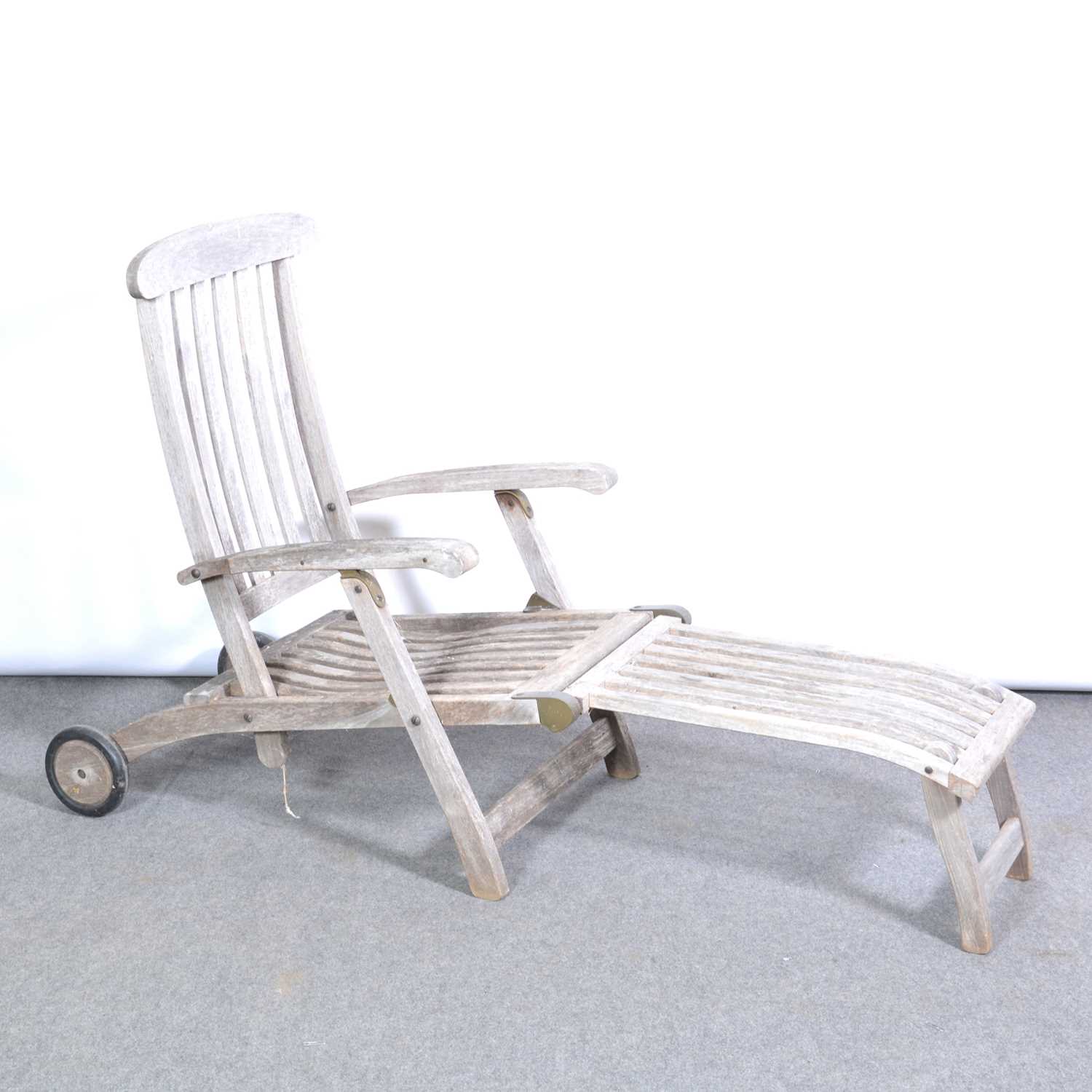 Lot 441 Teak steamer chair,