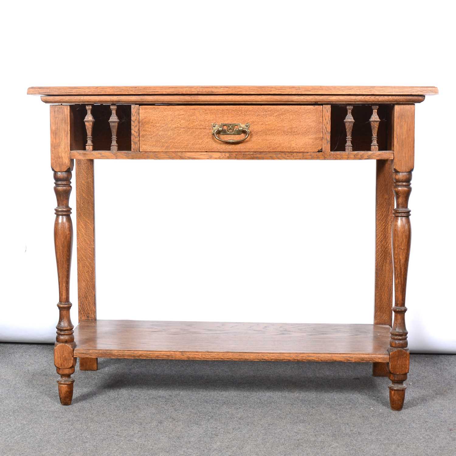 Lot 524 - Modern oak side table