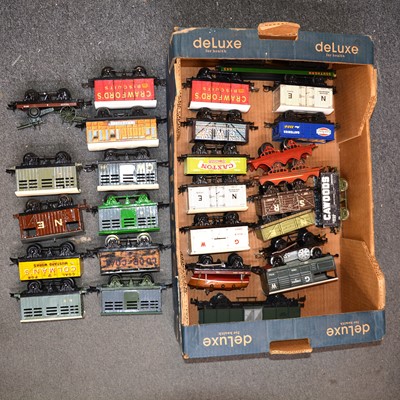 Lot 162 - One tray of Hornby and others O gauge model railway freight cars