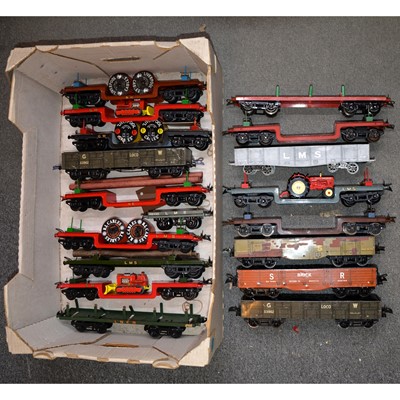 Lot 165 - A tray of Hornby and others O gauge model railway flatbed and other freight cars