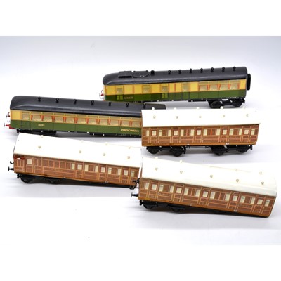 Lot 159 - Five Leeds Model co O gauge model railway passenger coaches