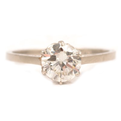 Lot 2 - A diamond solitaire ring.