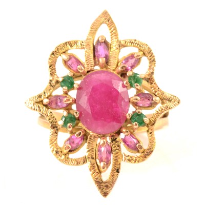 Lot 62 - A fancy ruby and emerald ring.