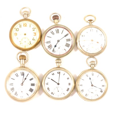 Lot 221 - Six various military issue pocket watches