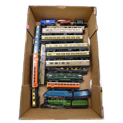 Lot 231 - A box containing OO gauge model railway locomotives, passenger coaches and freight cars