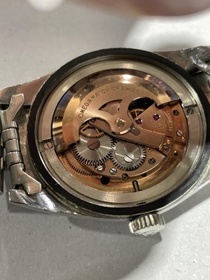 Lot 340 - Omega Seamaster 300 wristwatch