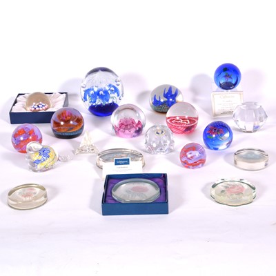 Lot 22 - Collection of Caithness and other modern paperweights