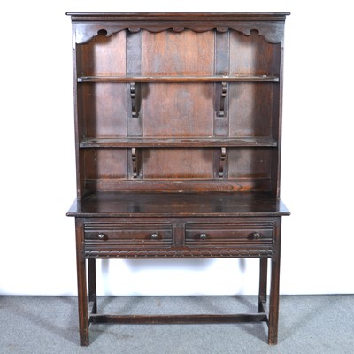 Lot 541 - Reproduction oak dresser