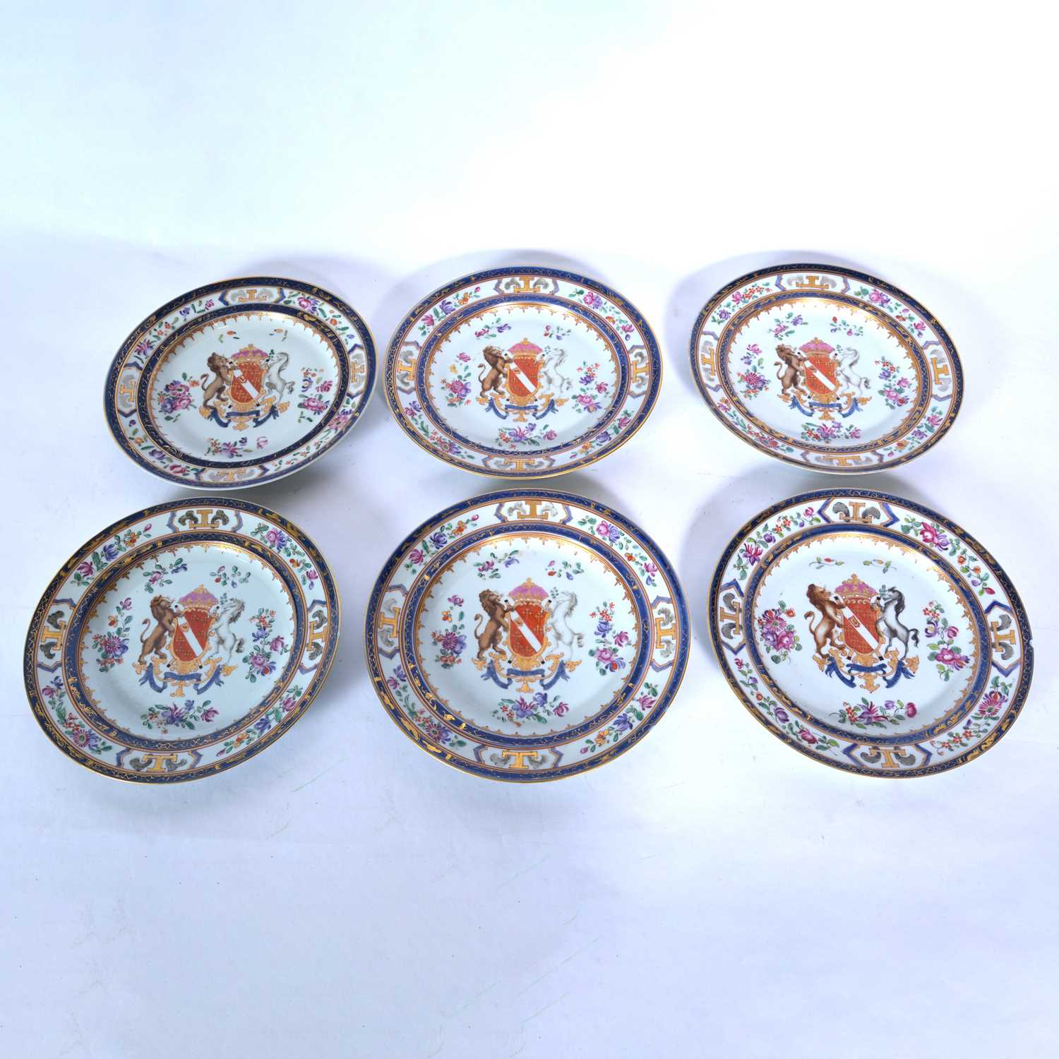 Lot 68 - Six Samson Chinese Export armorial plates