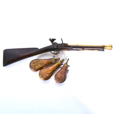 Lot 172 - Antique flintlock blunderbuss and three powder flasks