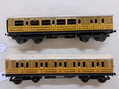 Lot 31 - Two Bassett-Lowke O gauge model railway LNER passenger coaches