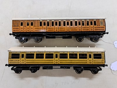 Lot 31 - Two Bassett-Lowke O gauge model railway LNER passenger coaches