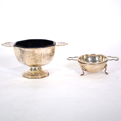 Lot 281 - Silver twin-handled pedestal sugar bowl, Walker & Hall, Sheffield 1929, and other silver items.
