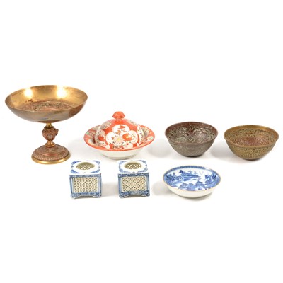 Lot 22 - Collection of Oriental ceramics, and some metalware.