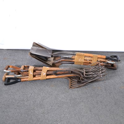 Lot 479 - A collection of vintage garden tools, spades,...