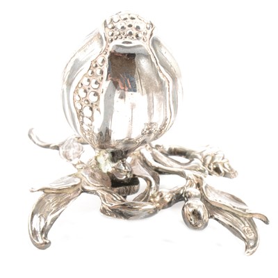 Lot 159 - Silver pomegranate finial