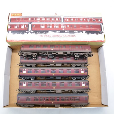 Lot 250 - Hornby OO gauge model railway passenger coach set, ref R4229 'The pines express' and loose coaches