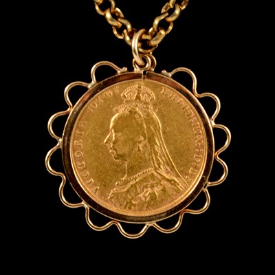 Lot 359 - A Gold Full Sovereign pendant and gilt metal chain.