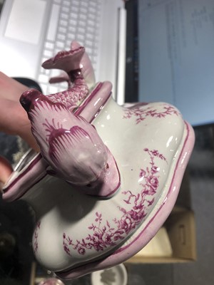 Lot 30 - French faience pottery inkwell, by Gien